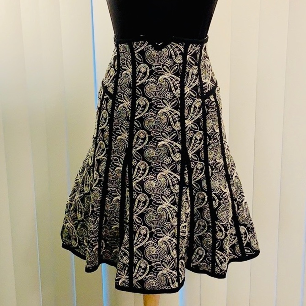 Vintage Nanette Lepore Black & White Embroidered A-Line Ribbon Midi Skirt.